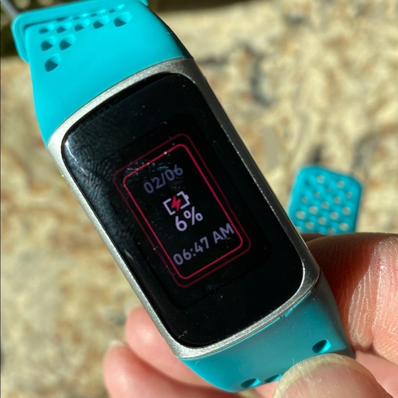 Fitbit Charge 5 extra bands and charging cord used item - Picture 5 of 6